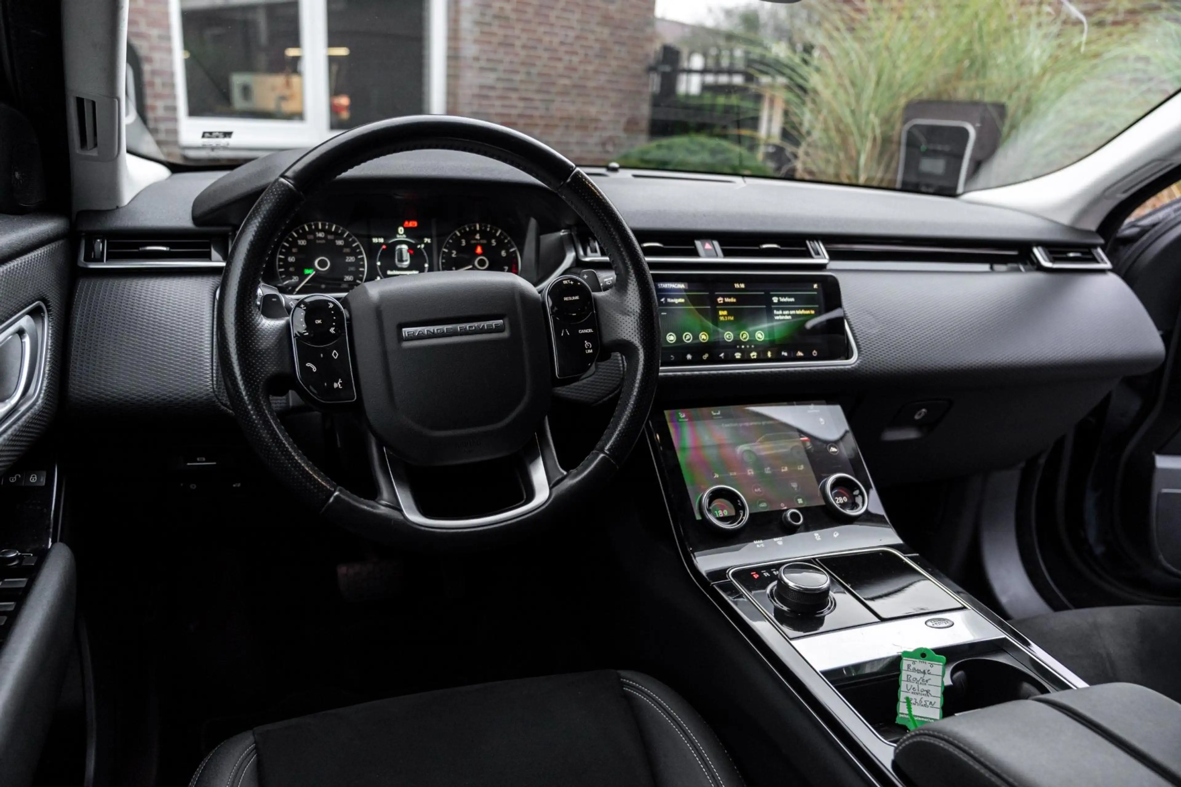 Land Rover Range Rover Velar 2.0 Turbo 250 PK 1e eigenaar AWD R-Dynamic Keyless — photo 16