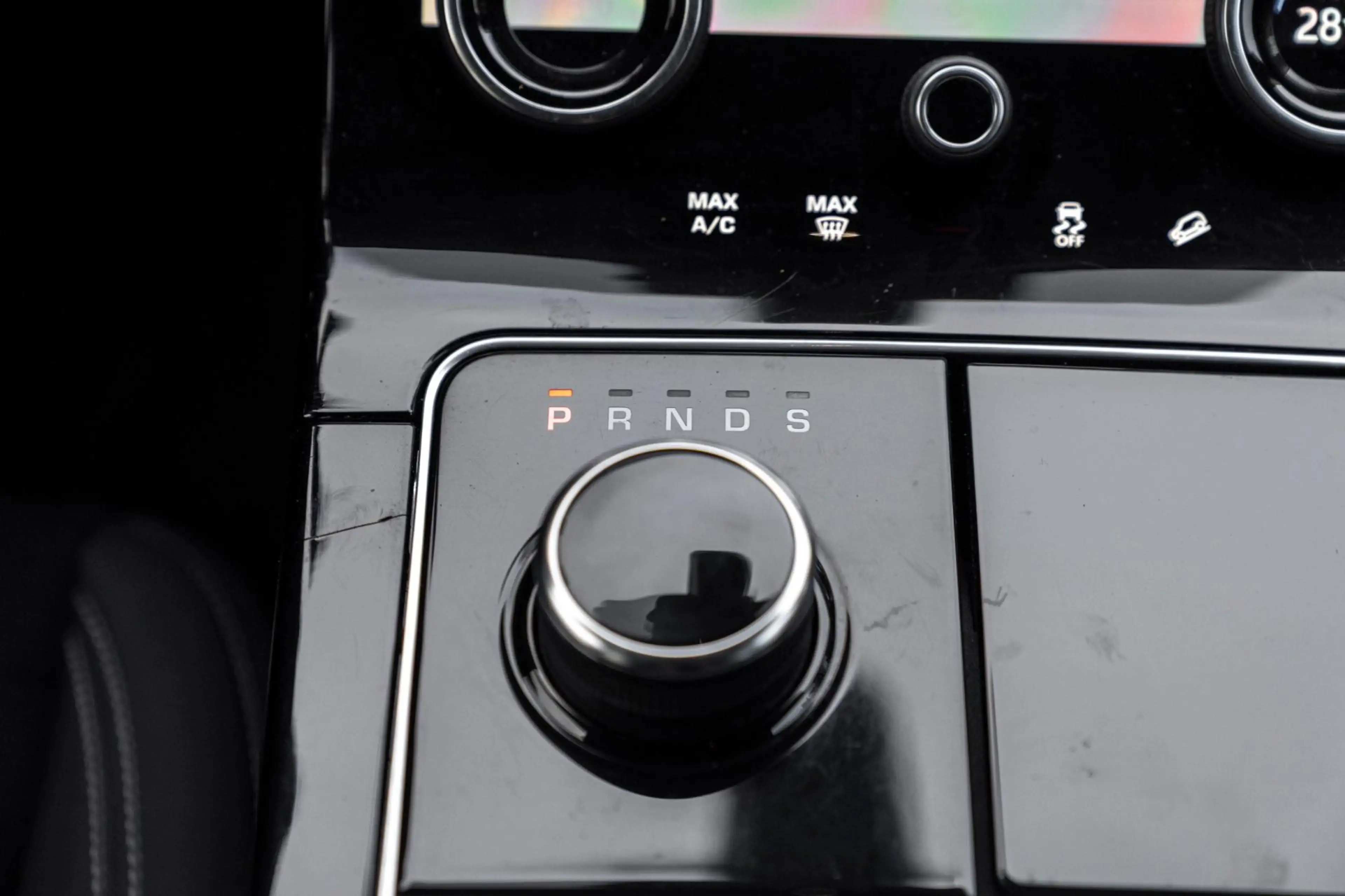 Land Rover Range Rover Velar 2.0 Turbo 250 PK 1e eigenaar AWD R-Dynamic Keyless — photo 29