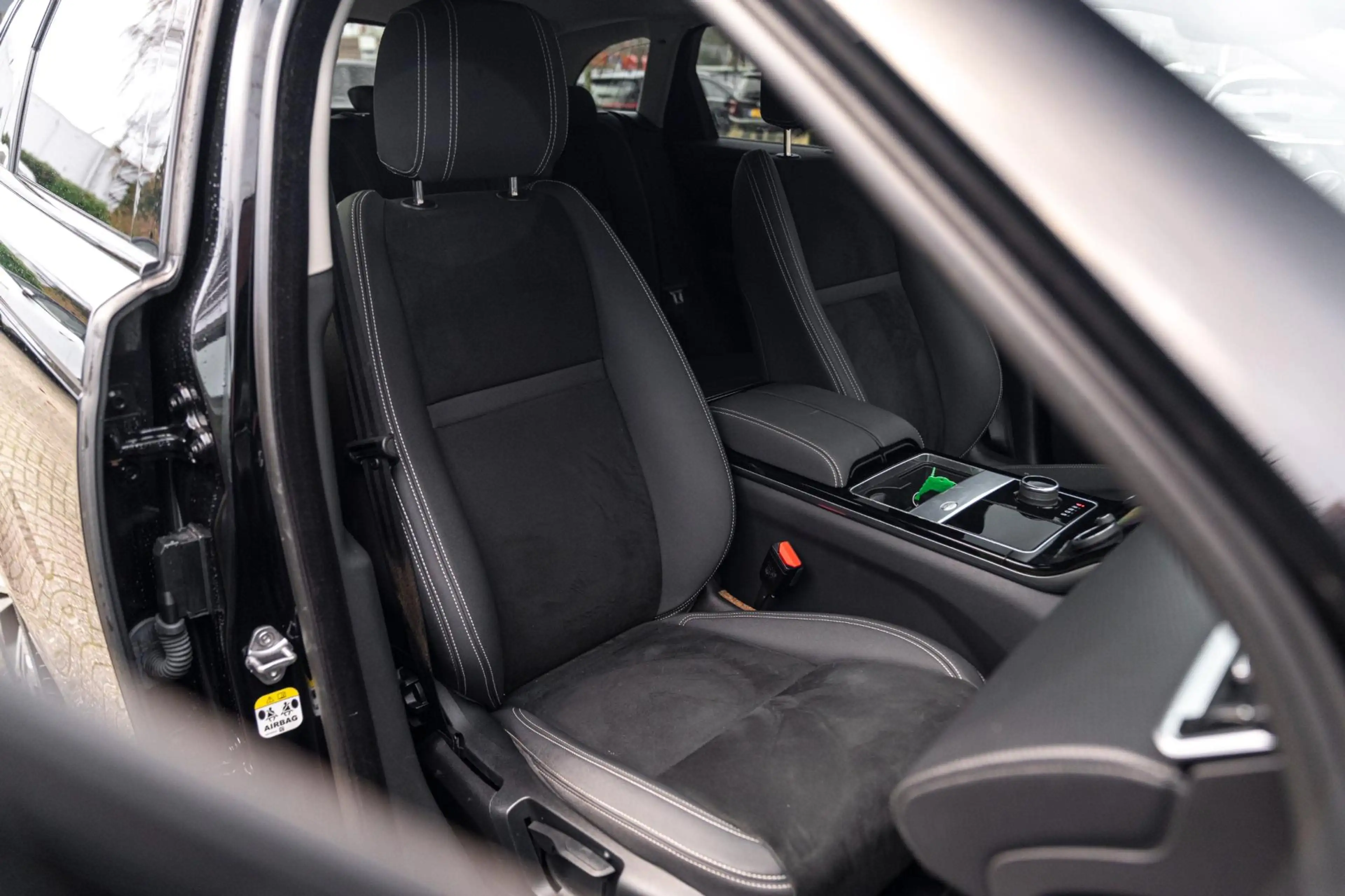 Land Rover Range Rover Velar 2.0 Turbo 250 PK 1e eigenaar AWD R-Dynamic Keyless — photo 19