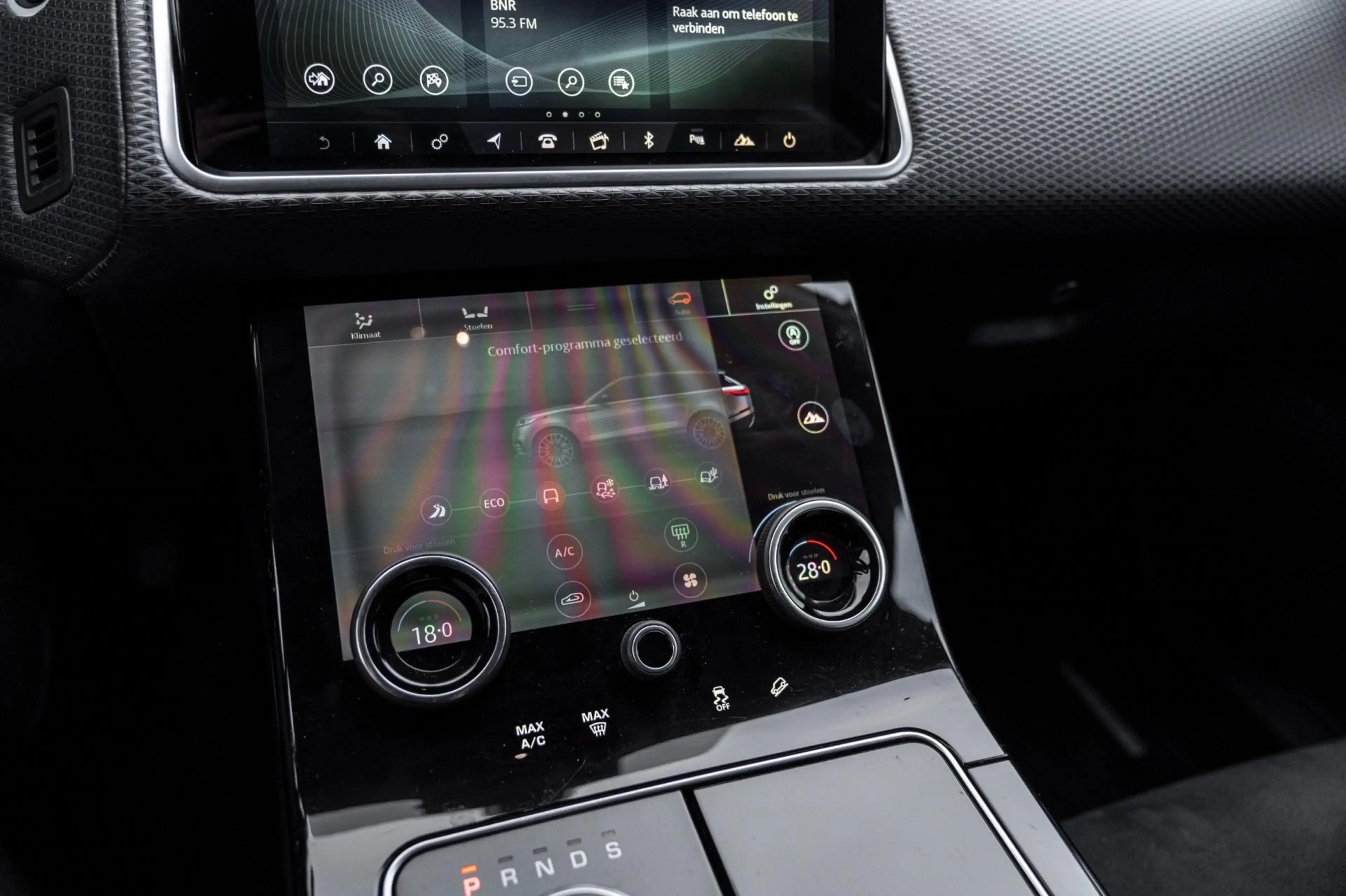 Land Rover Range Rover Velar 2.0 Turbo 250 PK 1e eigenaar AWD R-Dynamic Keyless — photo 26