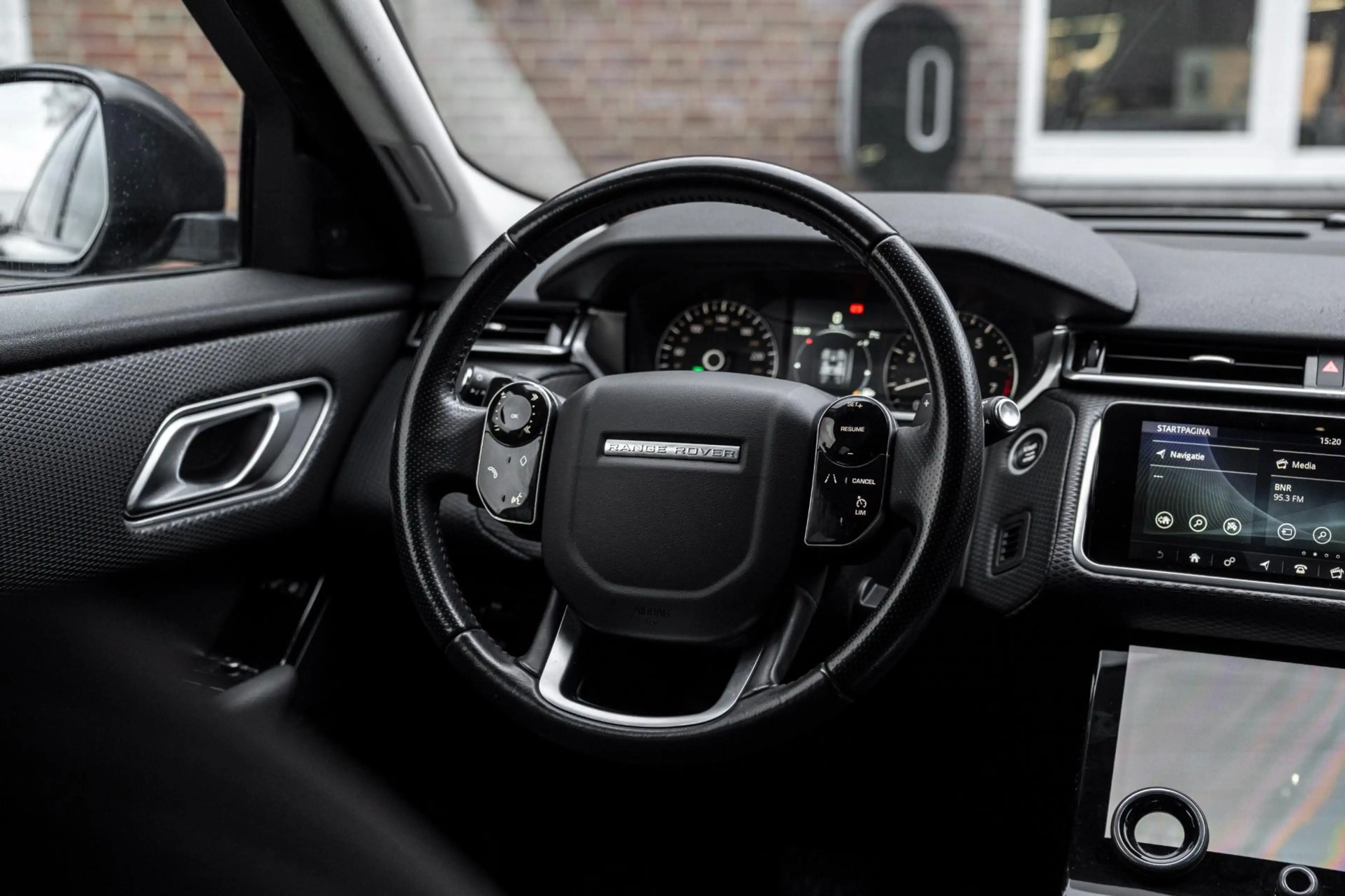Land Rover Range Rover Velar 2.0 Turbo 250 PK 1e eigenaar AWD R-Dynamic Keyless — photo 17