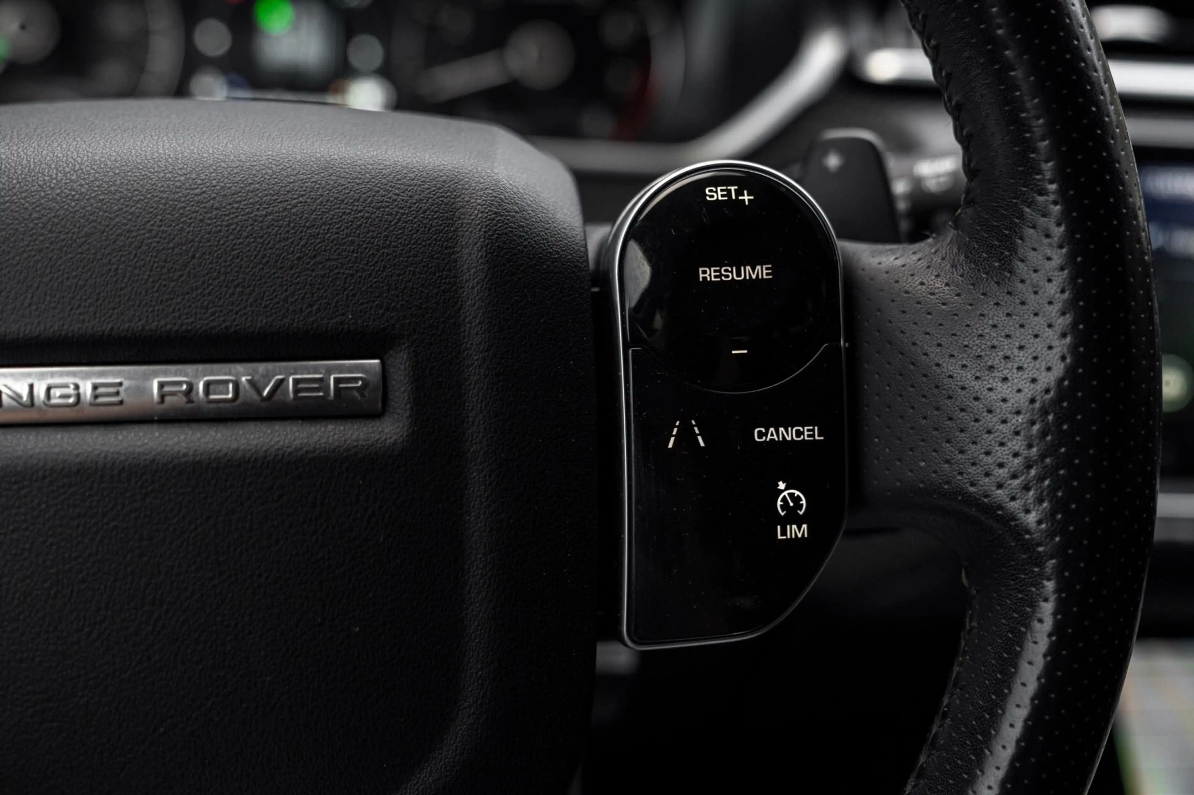 Land Rover Range Rover Velar 2.0 Turbo 250 PK 1e eigenaar AWD R-Dynamic Keyless — photo 27