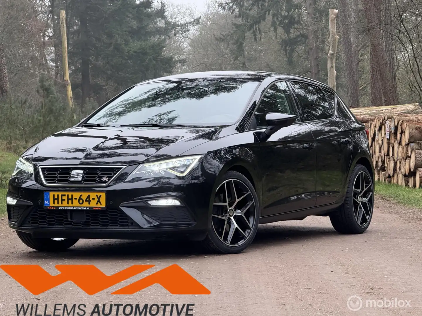 SEAT Leon 1.4 TSI FR ACC/18 INCH/ FULL LED/LANE ASSIST Zwart - 1