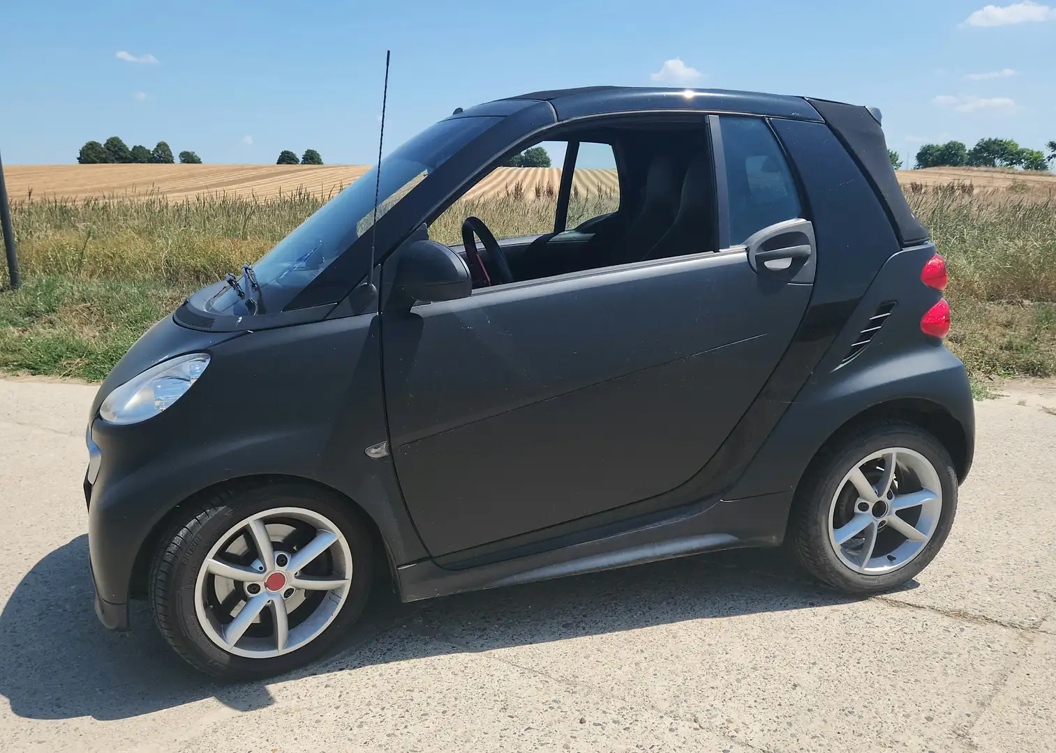 smart forTwo Cabrio 1.0i Mhd Pulse Softip Noir - 1