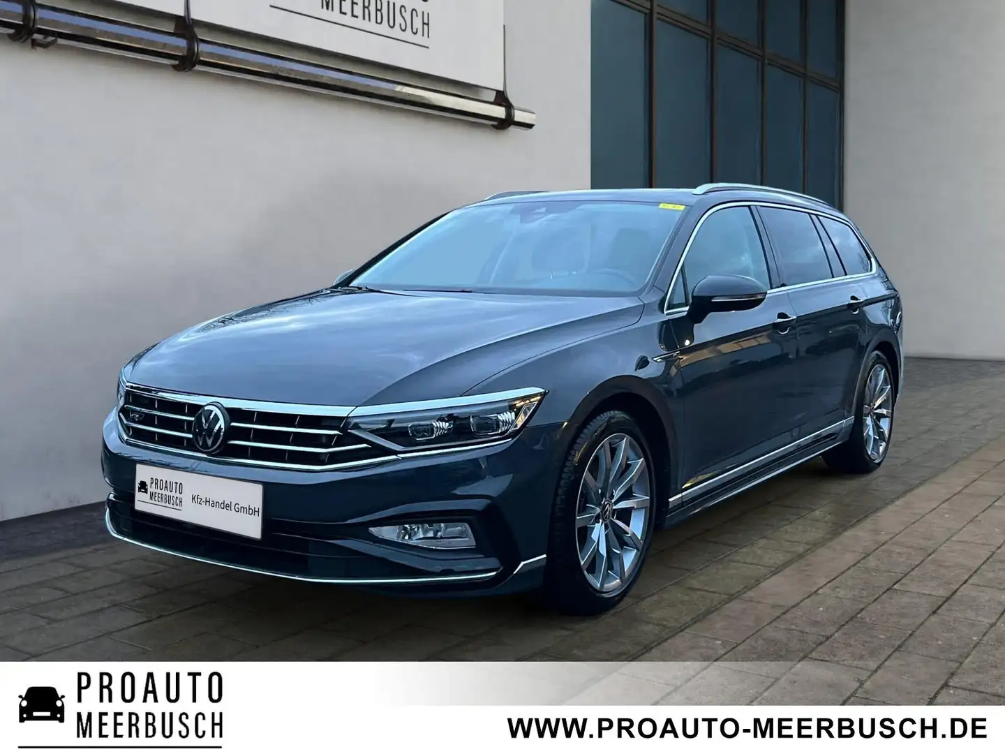 Volkswagen Passat Variant R-LINE AHK/MASSAGE/PANO/EASYOPEN Grau - 1
