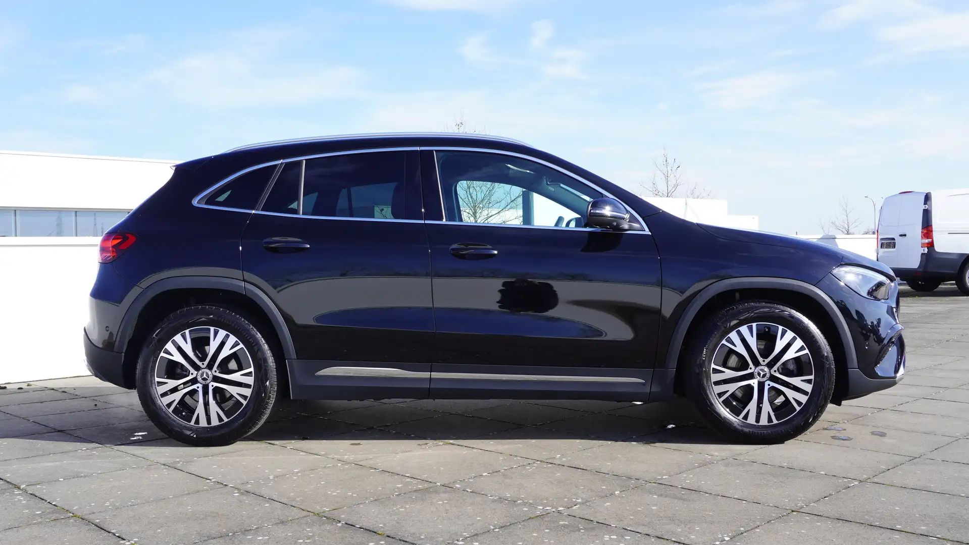 Mercedes-Benz GLA 180 LUX/MEMO/LEDER/PROGRESSIVE/TREKH/360 CAM/SPOORASS Noir - 2