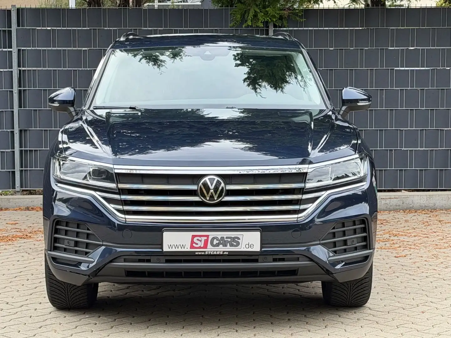 Volkswagen Touareg 3.0 TDI 4Motion AHK Luft Leder Blau - 2