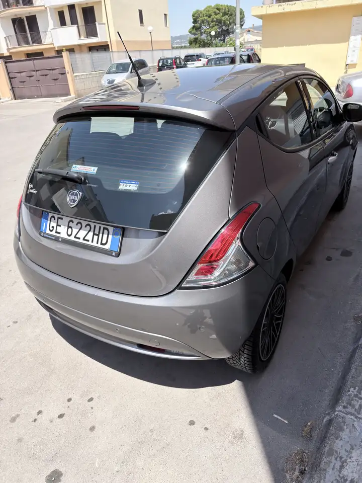 Lancia Ypsilon 2021