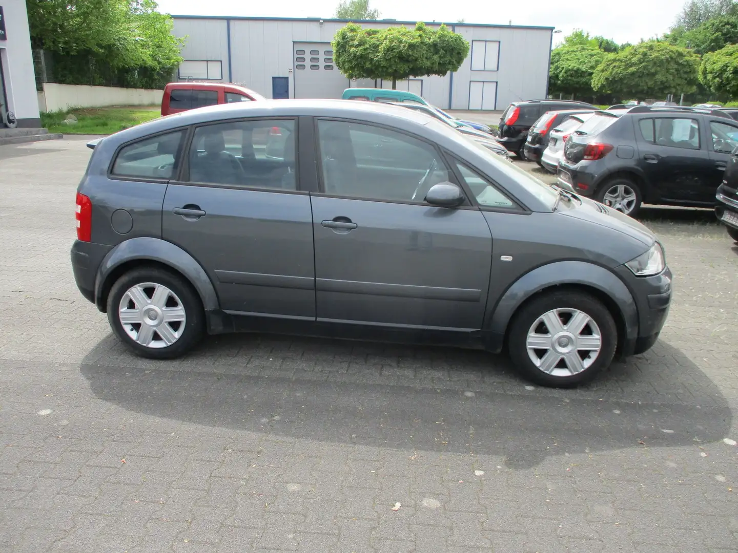 Audi A2 1.4 Klimatronic Alu Scheckheft-Lückenlos Gris - 2
