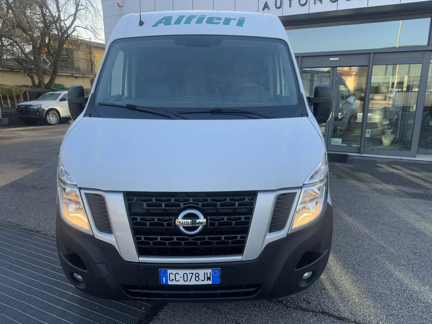 Nissan NV400 35 2.3dCi FurgL2H2 130cv E6B 3000x1780x1900 kg1381 Blanc - 2