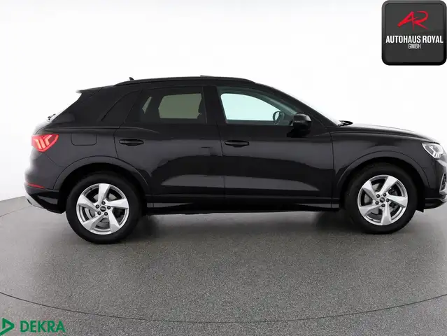 Audi Q3 view 6