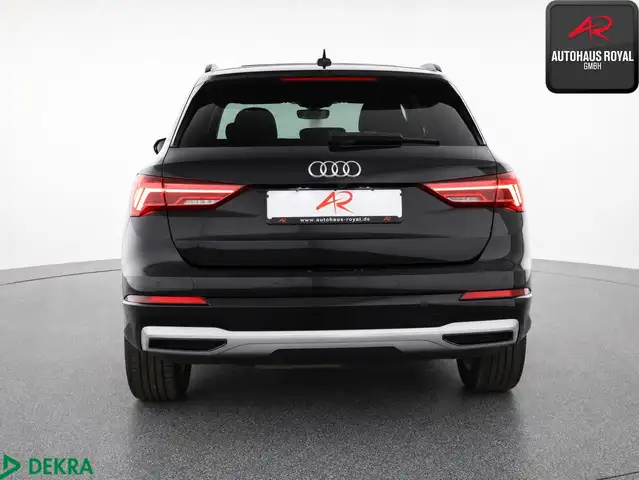 Audi Q3 view 4