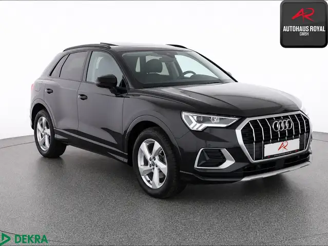 Audi Q3 view 7