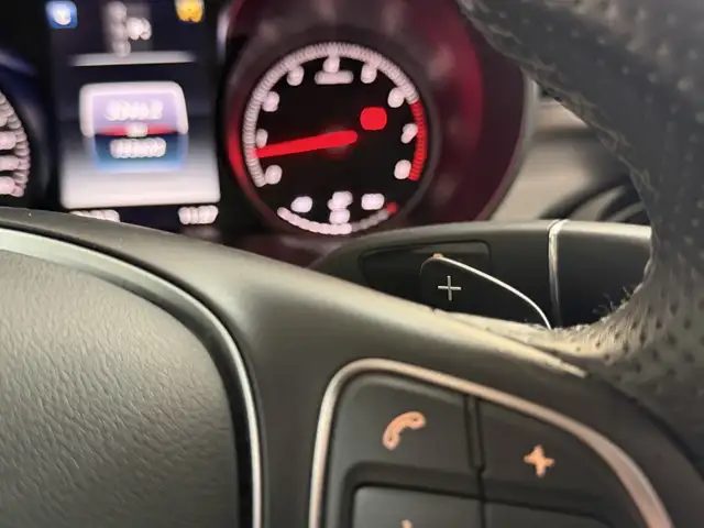 Mercedes-Benz C-Class view 15