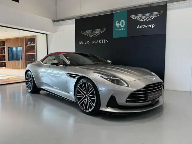 Aston Martin DB12 Volante