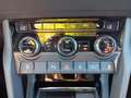Skoda Karoq Sportline 4x4 AHZV Schiebedach Klima LED Gris - thumbnail 12