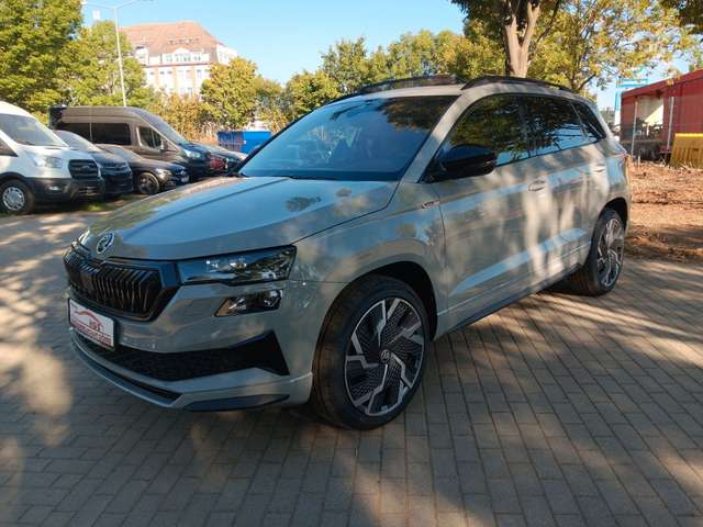 Imagine Skoda Karoq Sportline 4x4 AHZV Schiebedach Klima LED