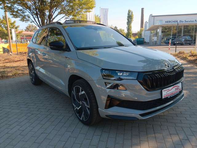 Skoda Karoq Sportline 4x4 AHZV Schiebedach Klima LED