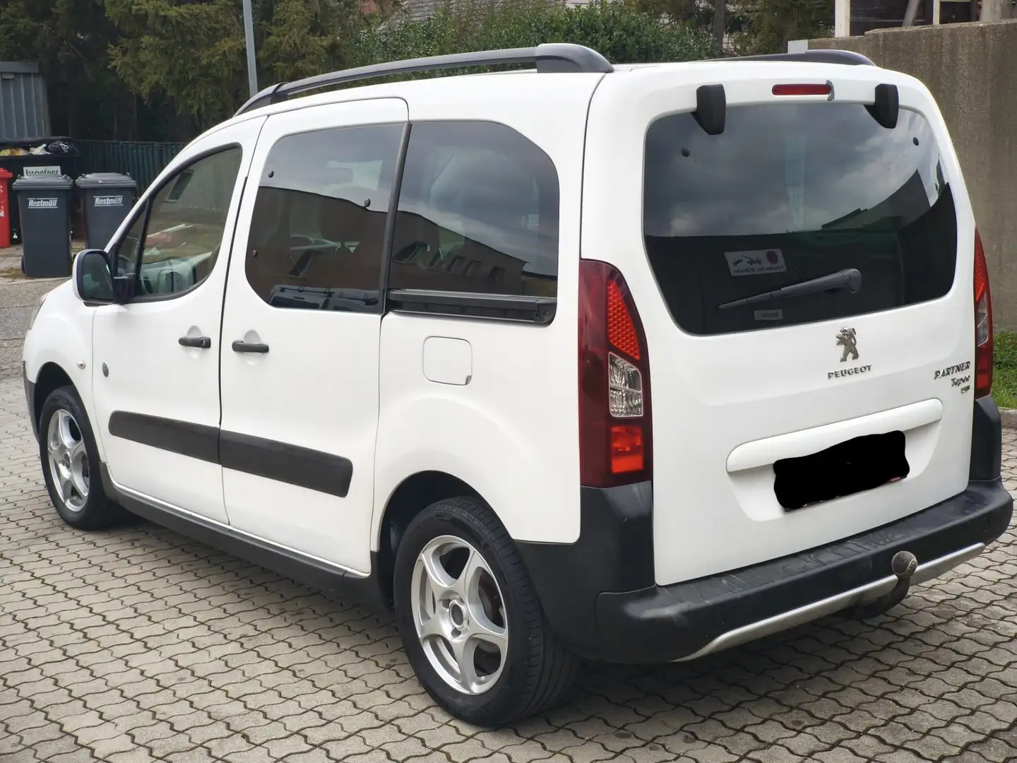 Peugeot Partner Tepee HDi FAP 115 Outdoor - 2