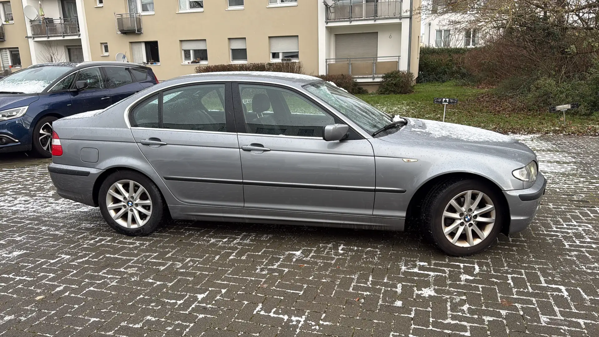 BMW 320 3er 320i Lederausstattung,Automatik ,TÜV NEU Grau - 2
