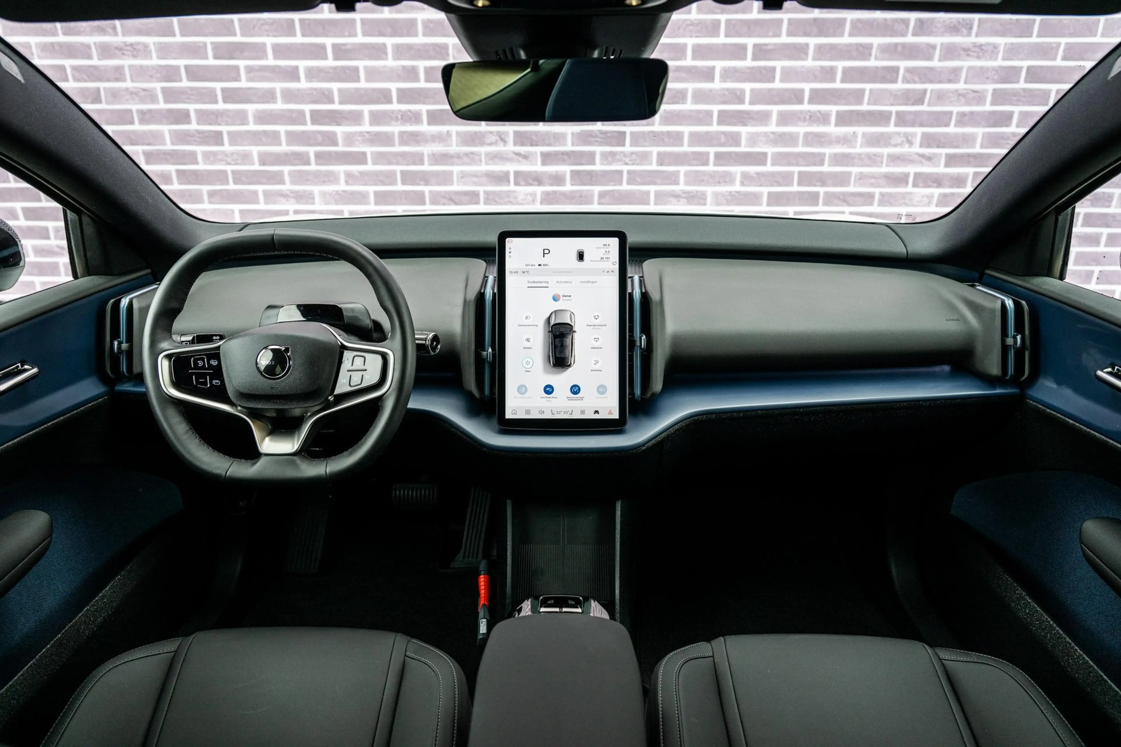 Volvo EX30 Single Motor Extended Range Plus 69 kWh | SOH 95% — photo 5