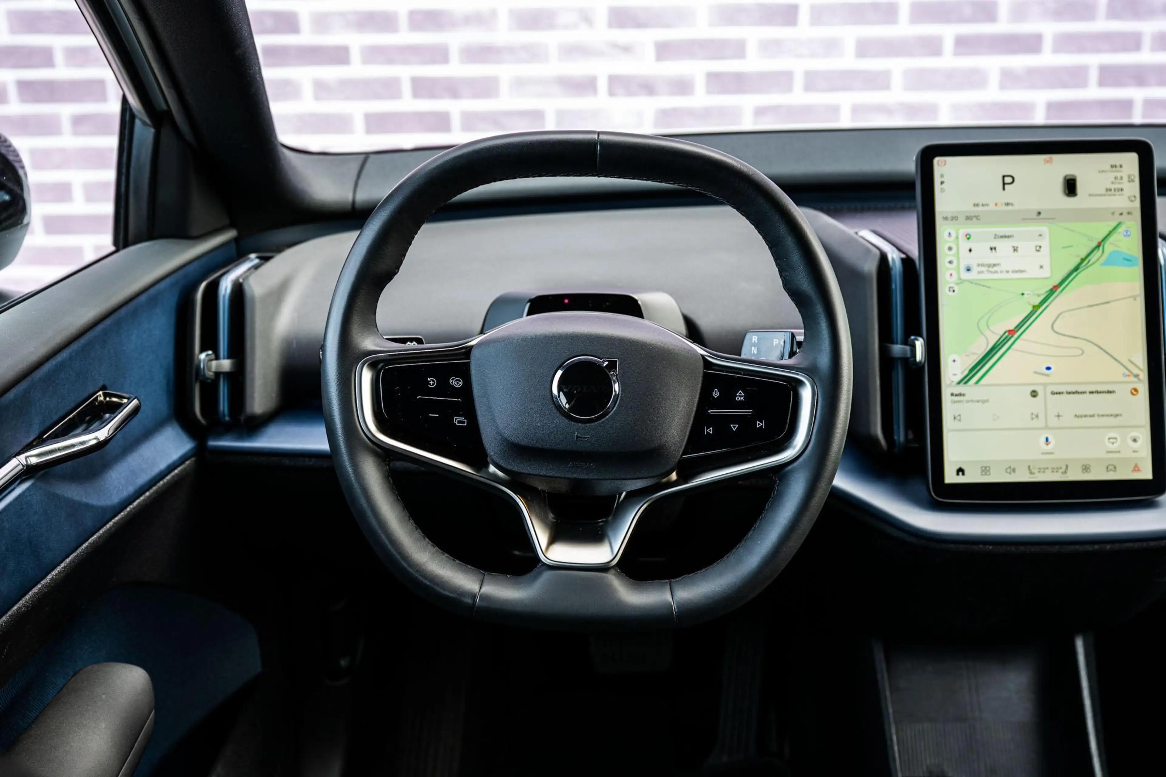 Volvo EX30 Single Motor Extended Range Plus 69 kWh | SOH 95% — photo 3