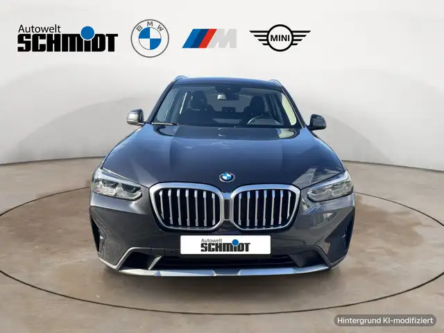 BMW X3 view 8
