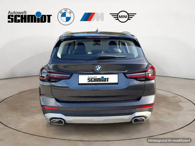 BMW X3 view 4