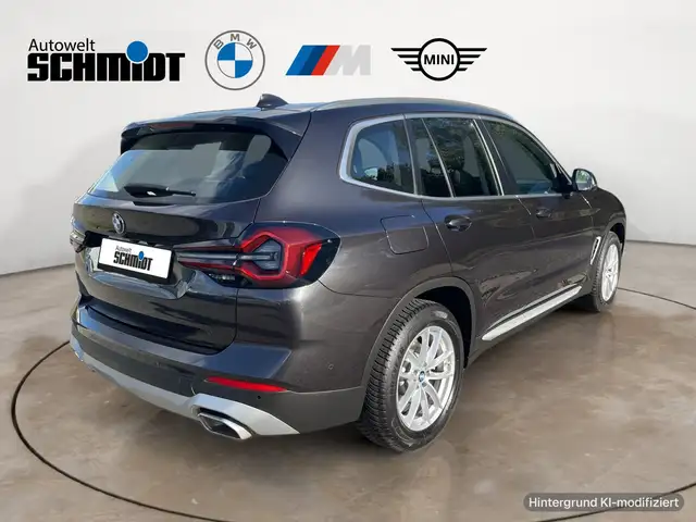 BMW X3 view 5