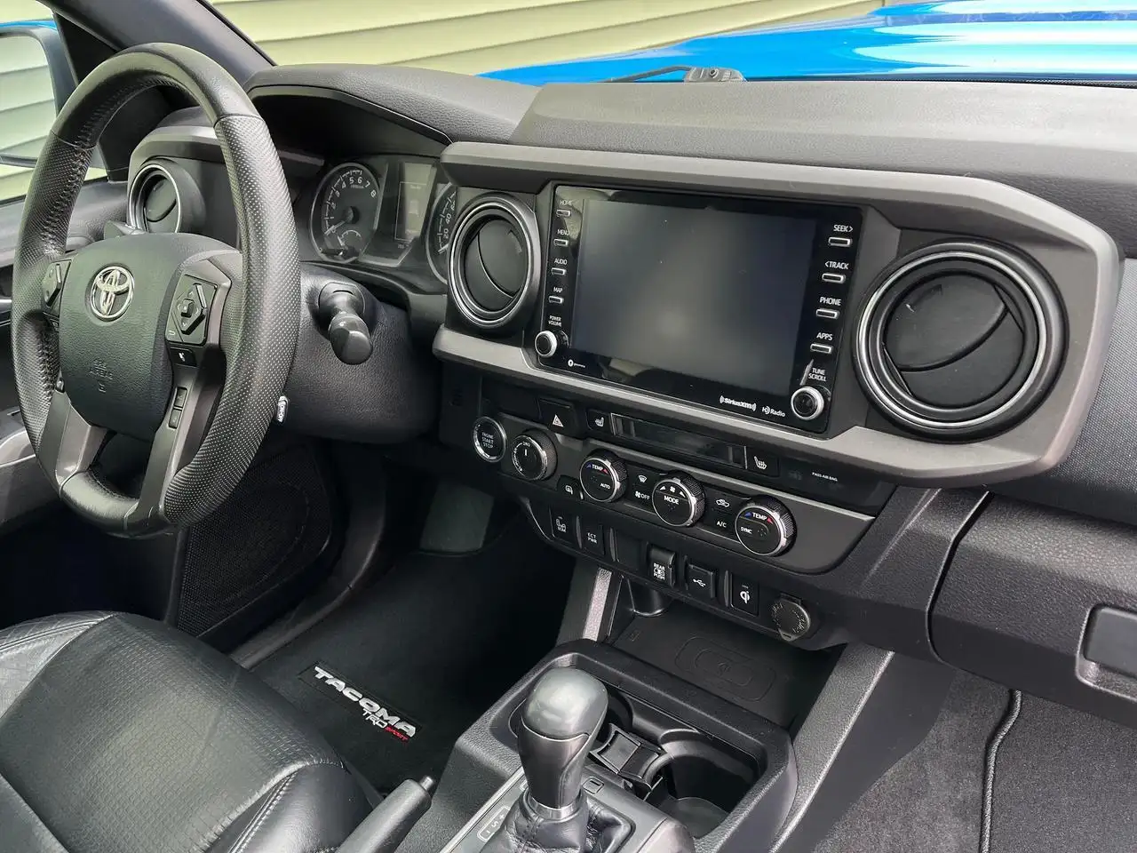Toyota Tacoma снимка Toyota Tacoma
