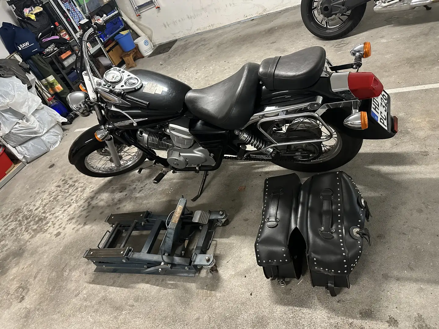 Honda Shadow 125 JC29E Noir - 1