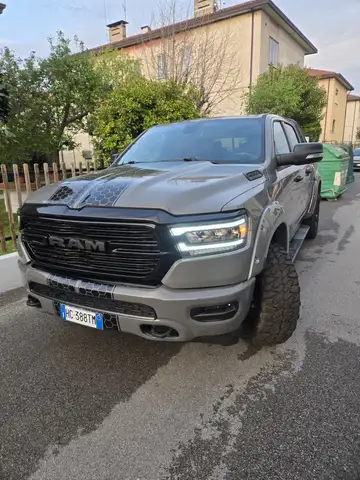 Dodge RAM 1500 5.7 V8 Crew Cab Big Horn Chrome 395cv at8