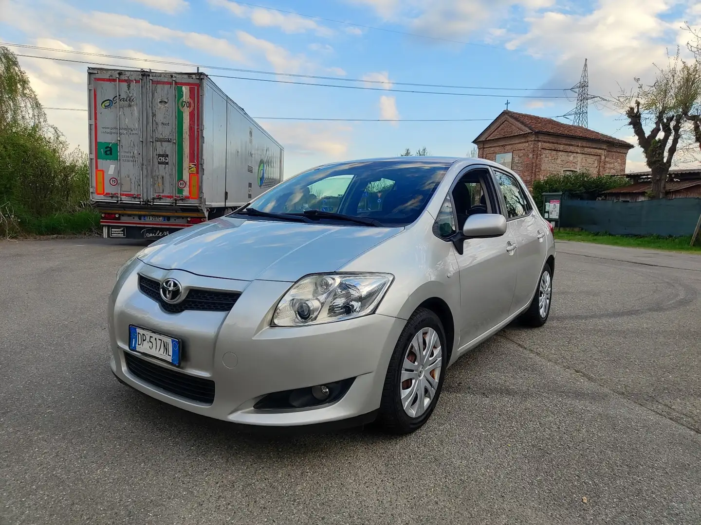 Toyota Auris 5p 1.4 d-4d Sol - 1