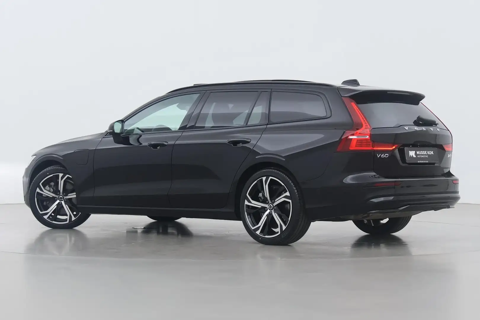 Volvo V60 T6 Plug-in hybrid Ultra Dark VERKOCHT Negru - 2