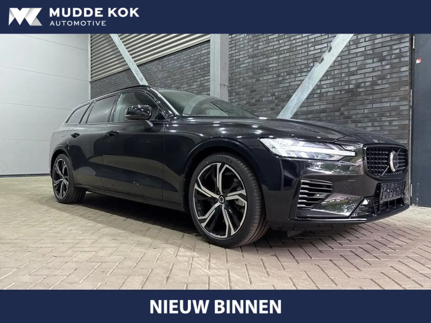 Volvo V60 T6 Plug-in hybrid Ultra Dark | Head-Up | Panoramad Zwart - 1