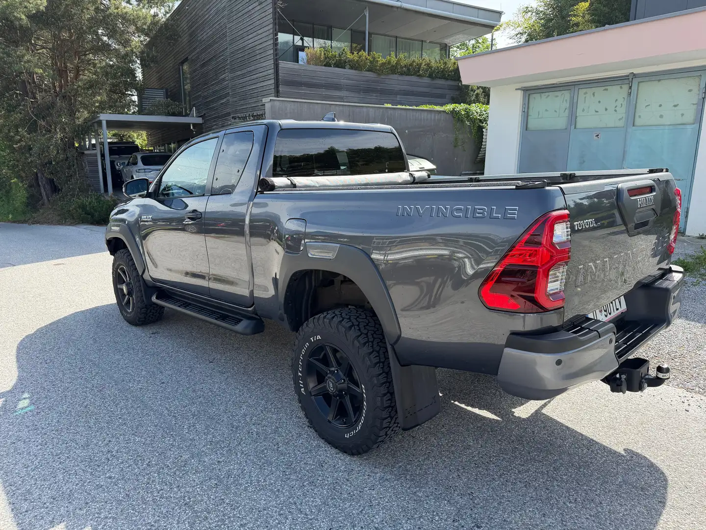 Toyota Hilux Hilux X-tra Cab Invincible 4WD 2,8 D-4D Aut. Grau - 2