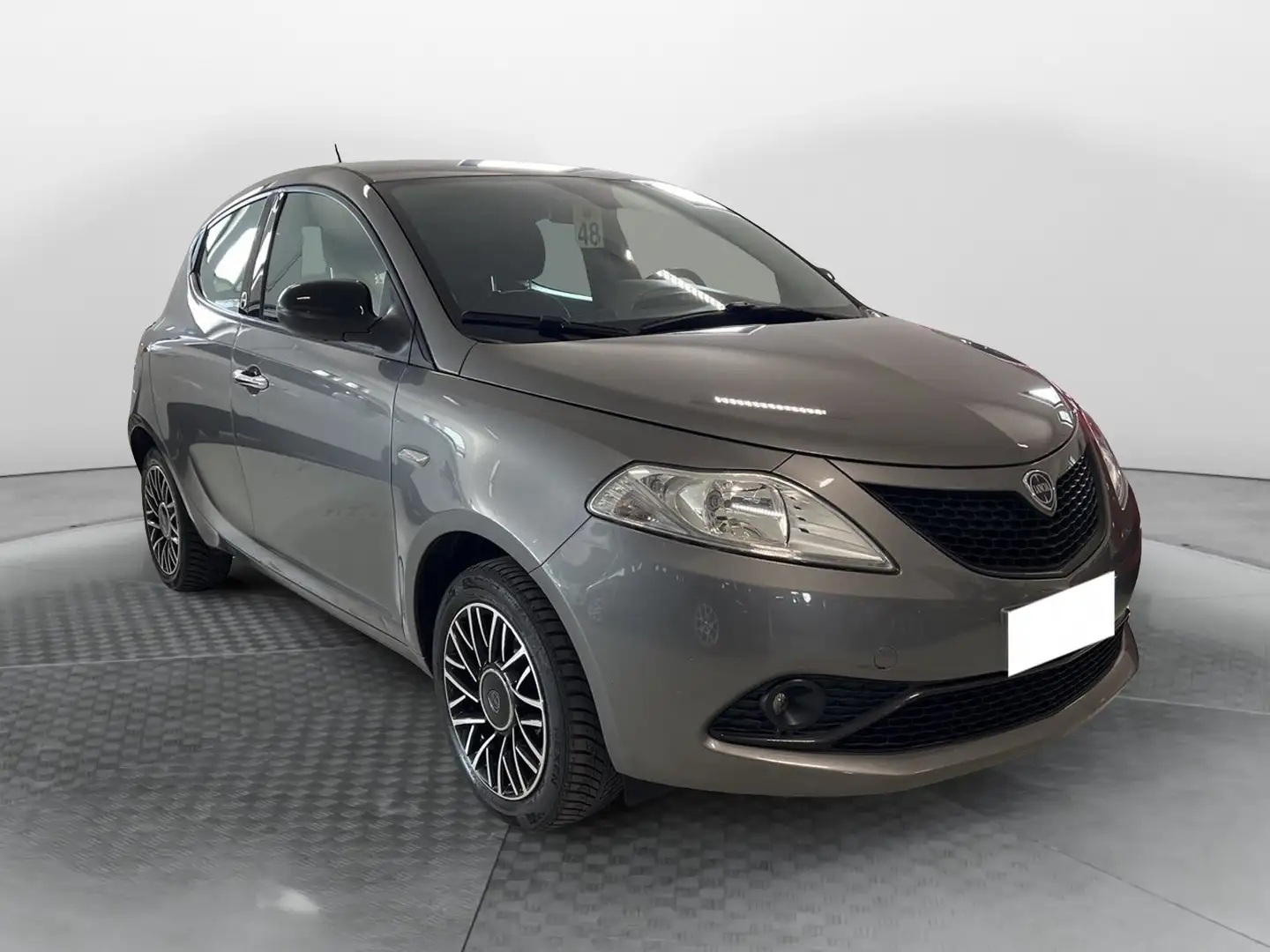 Lancia Ypsilon Ypsilon 1.2 69 CV 5 porte GPL Ecochic Gold Grigio - 1