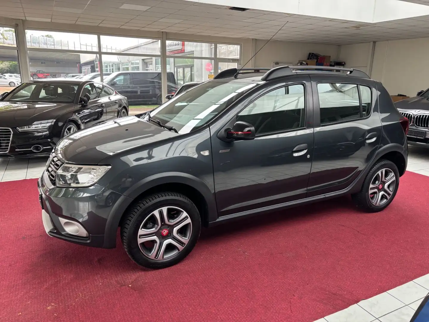 Dacia Sandero II StepwayPrestige NAVI+PDC+KAM+TEMP+ALU Gris - 1