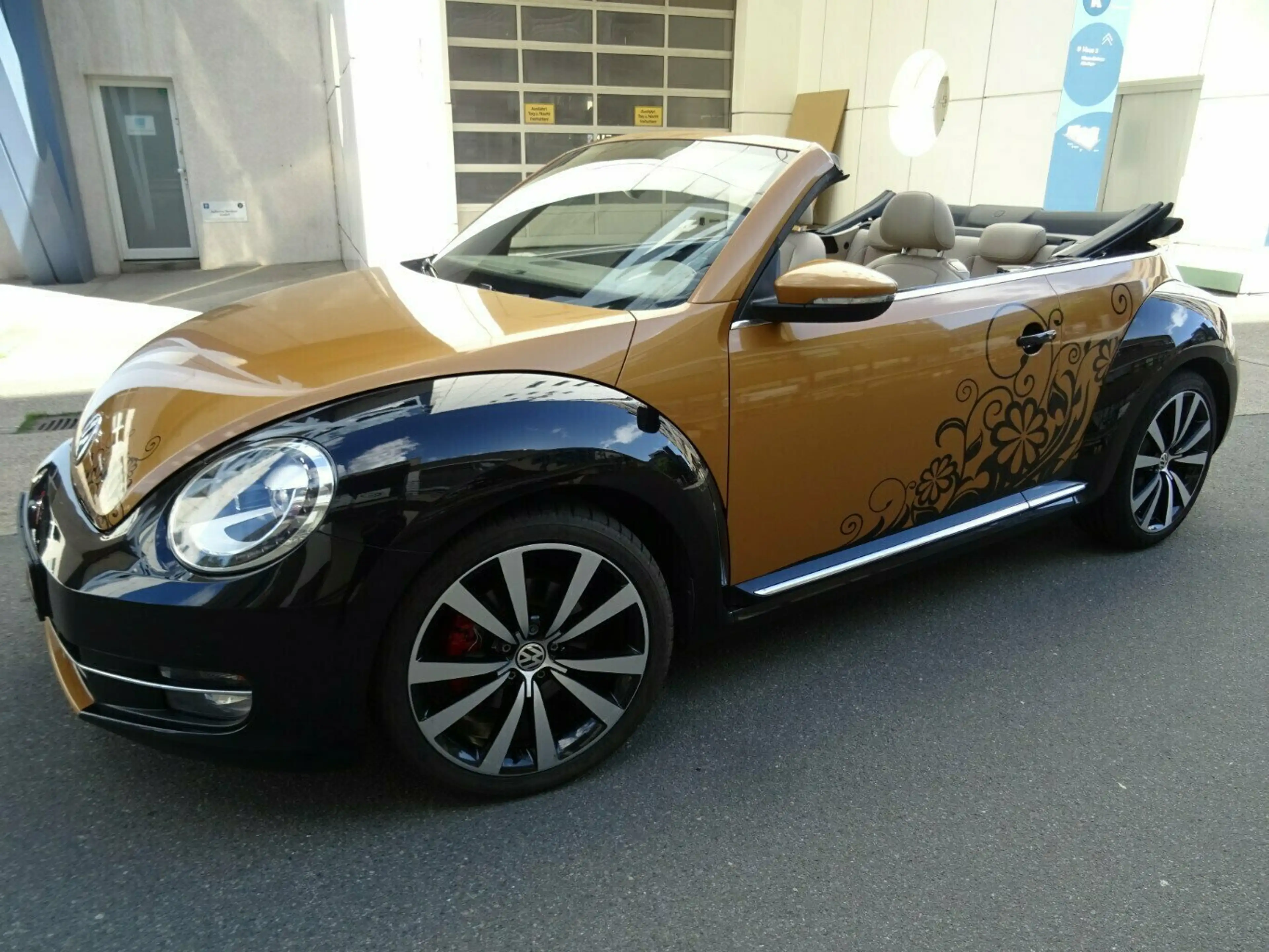 Volkswagen New Beetle 2,0 TSI Cabriolet Autom,Leder,Kamera — photo 3