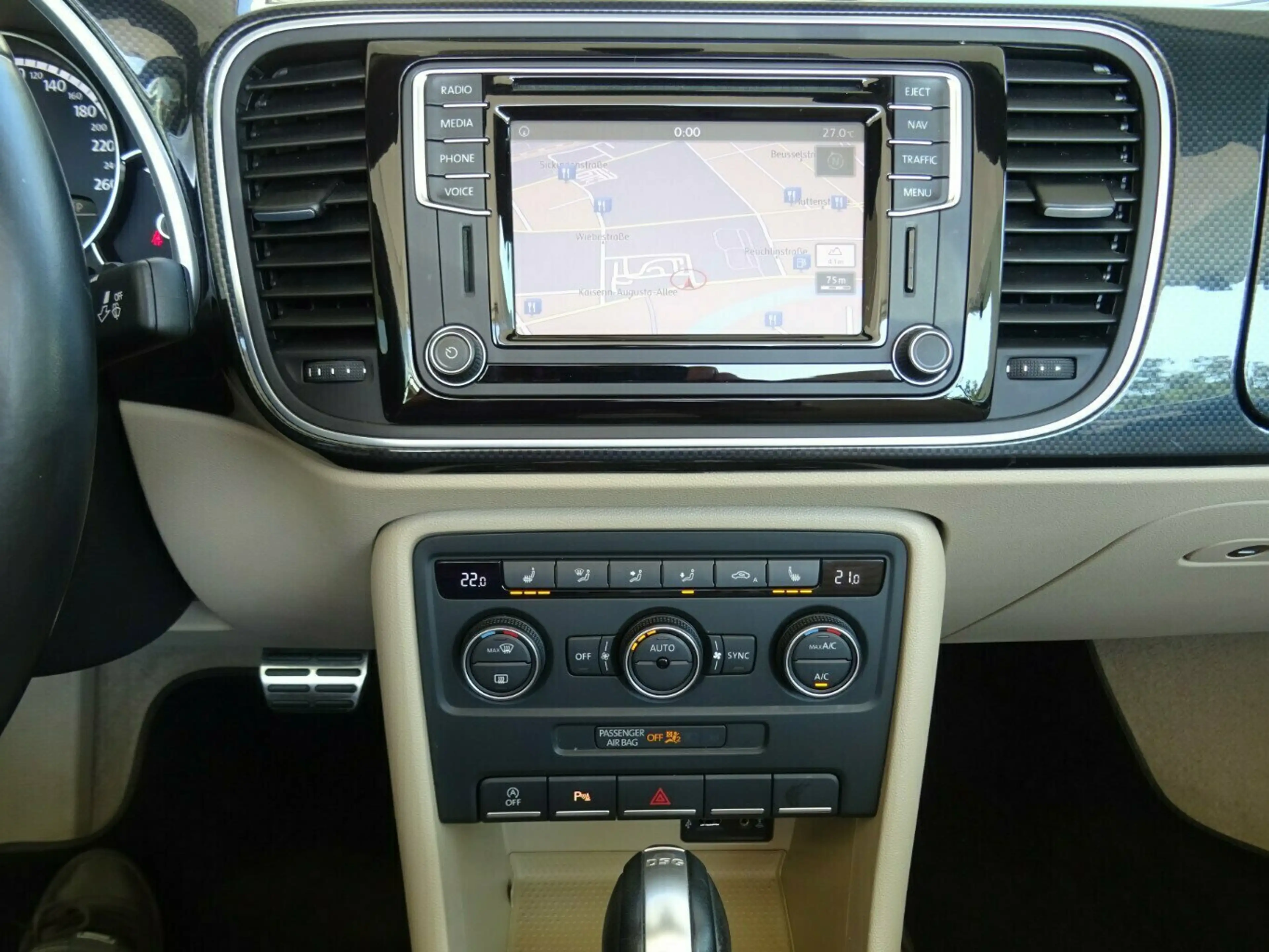 Volkswagen New Beetle 2,0 TSI Cabriolet Autom,Leder,Kamera — photo 26