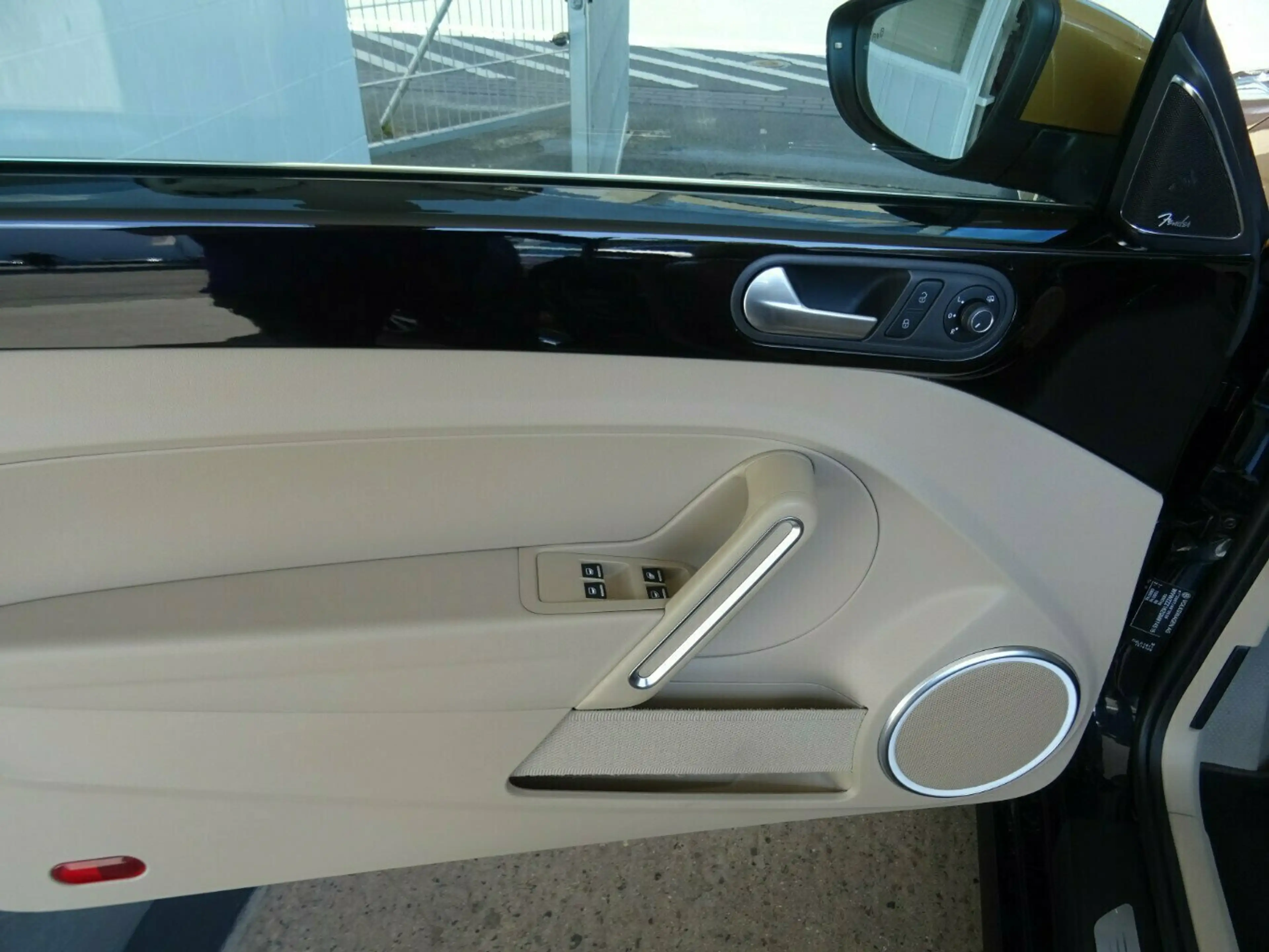 Volkswagen New Beetle 2,0 TSI Cabriolet Autom,Leder,Kamera — photo 28
