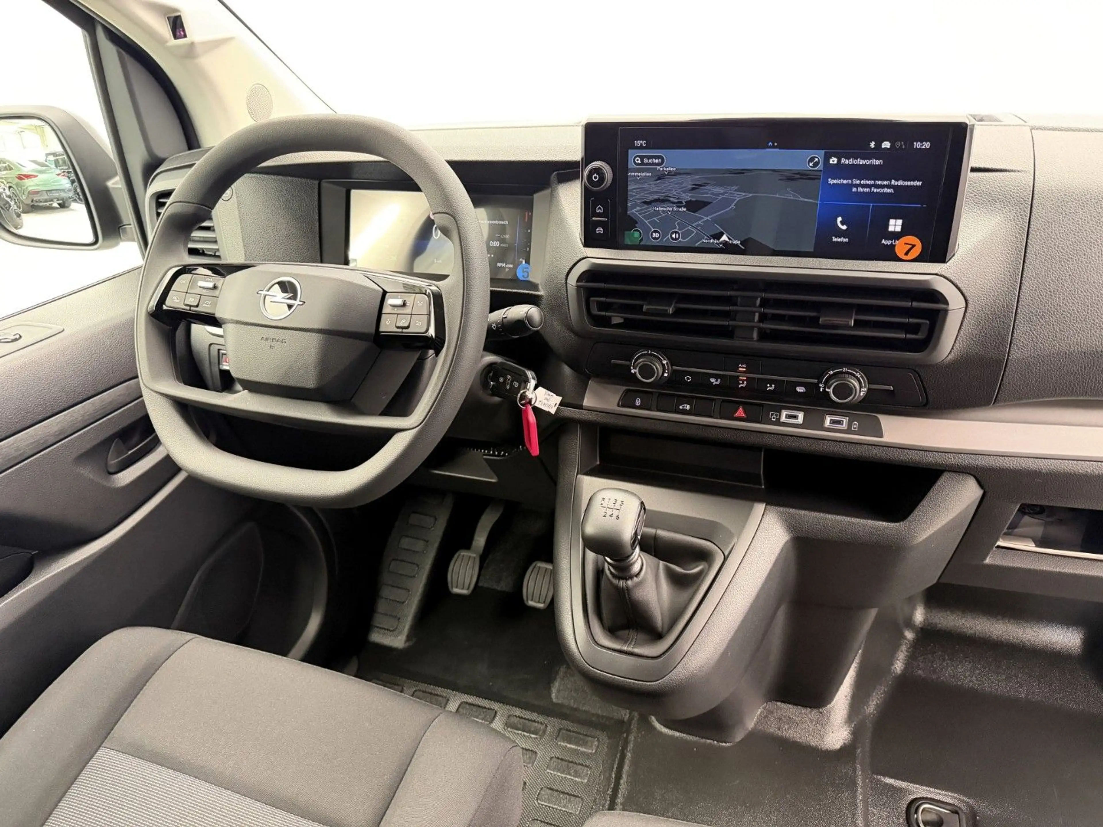 Opel Vivaro Kasten L2 120 °Connect+Converter Pack° — photo 3