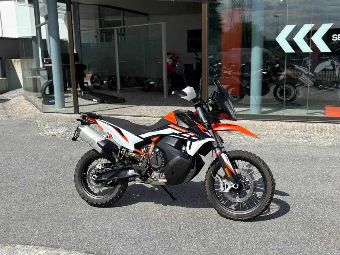 KTM 890 Adventure R Orange - 2