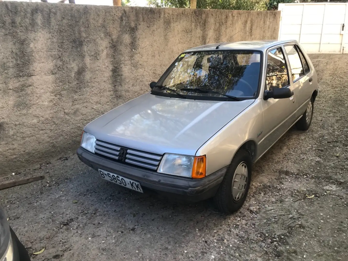 Peugeot 205 1.1 Style / Junior Grijs - 1