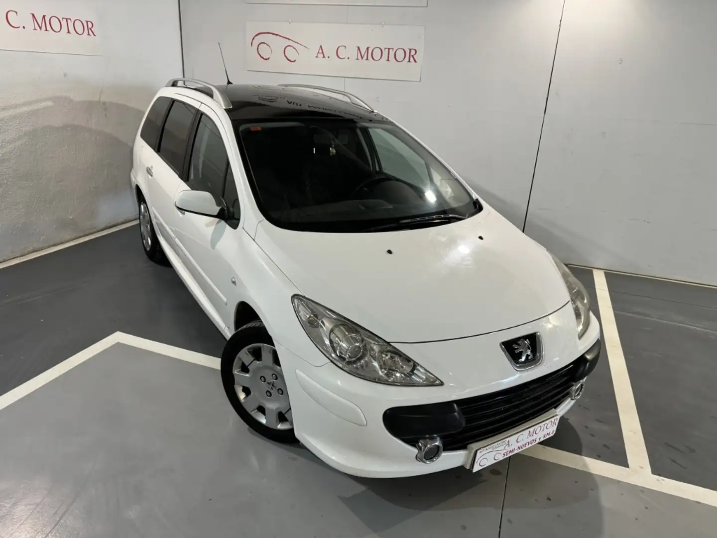 Peugeot 307 SW 1.6HDI D-Sign 110 White - 2