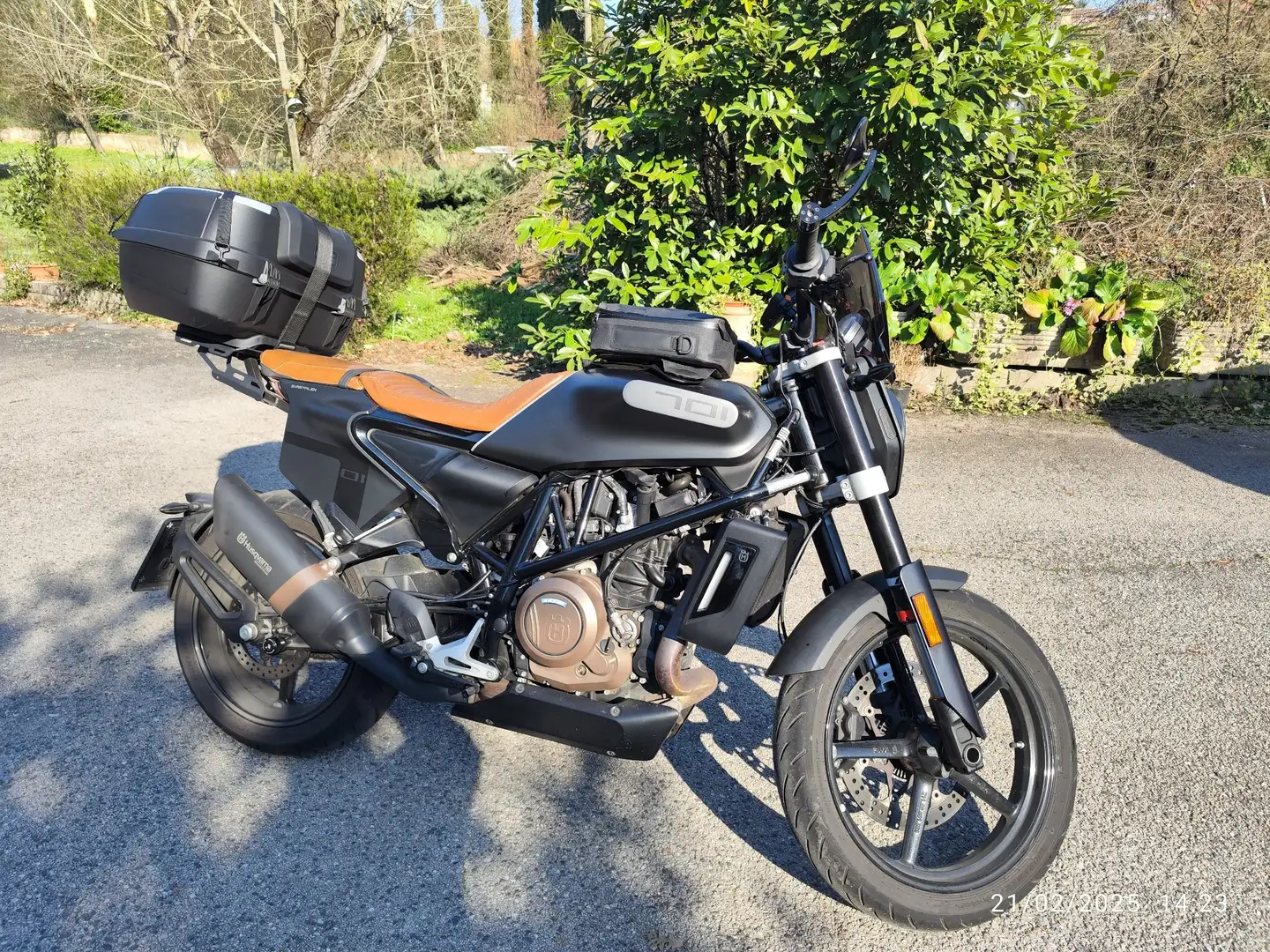 Husqvarna Svartpilen Fekete - 1