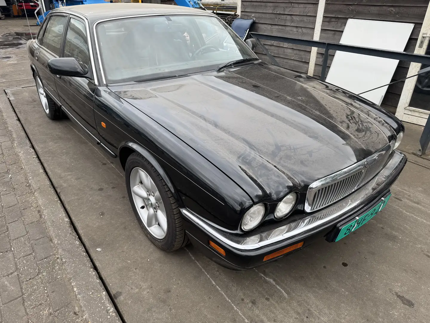 Jaguar XJ6 3.2 Executive - 1