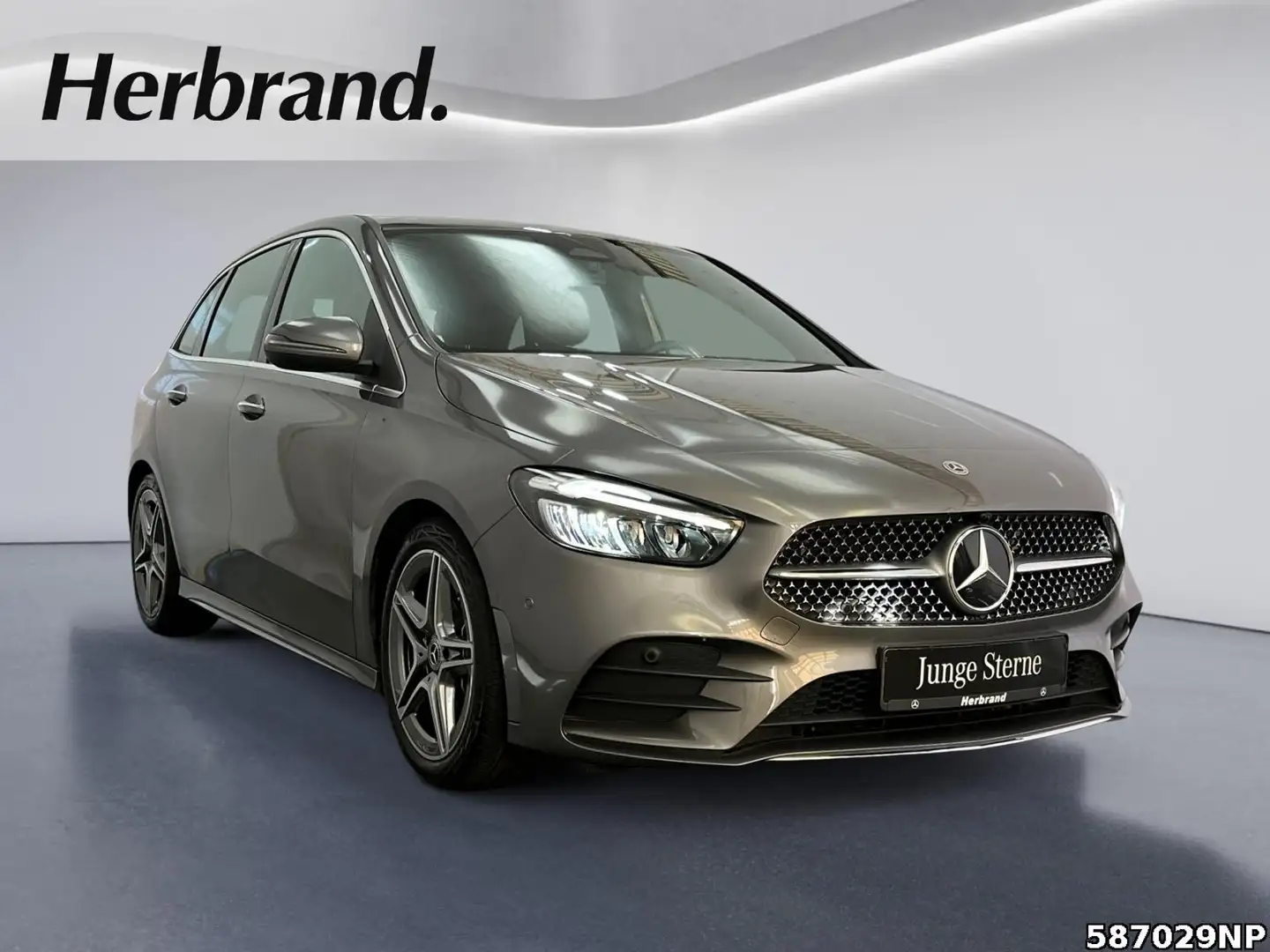 Mercedes-Benz B 180 AMG Line Ambientebeleuchtung Apple CarPlay Grijs - 2