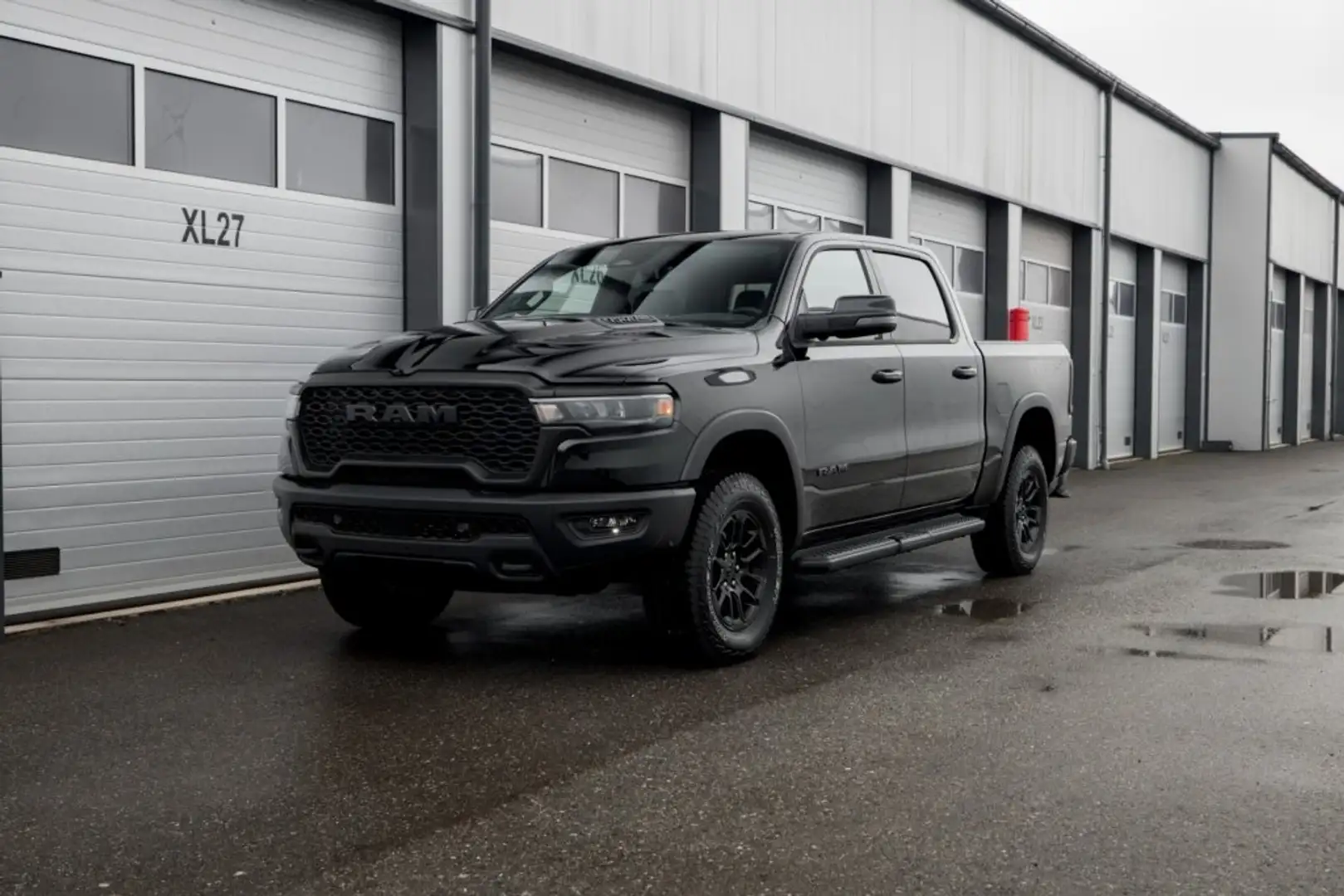 RAM 1500 Ram 1500 Rebel Crew Cab 5'7''-Bed 4x4 Schwarz - 1