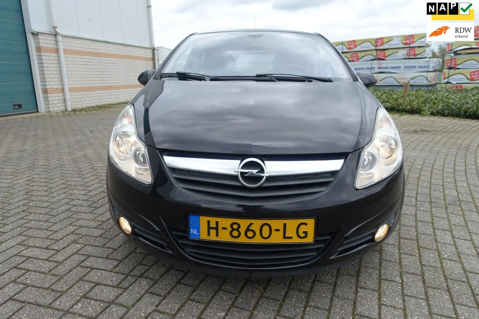 Opel Corsa 1.4-16V '111' Edition 101 PK 1.4 motor - lm velgen Zwart - 1